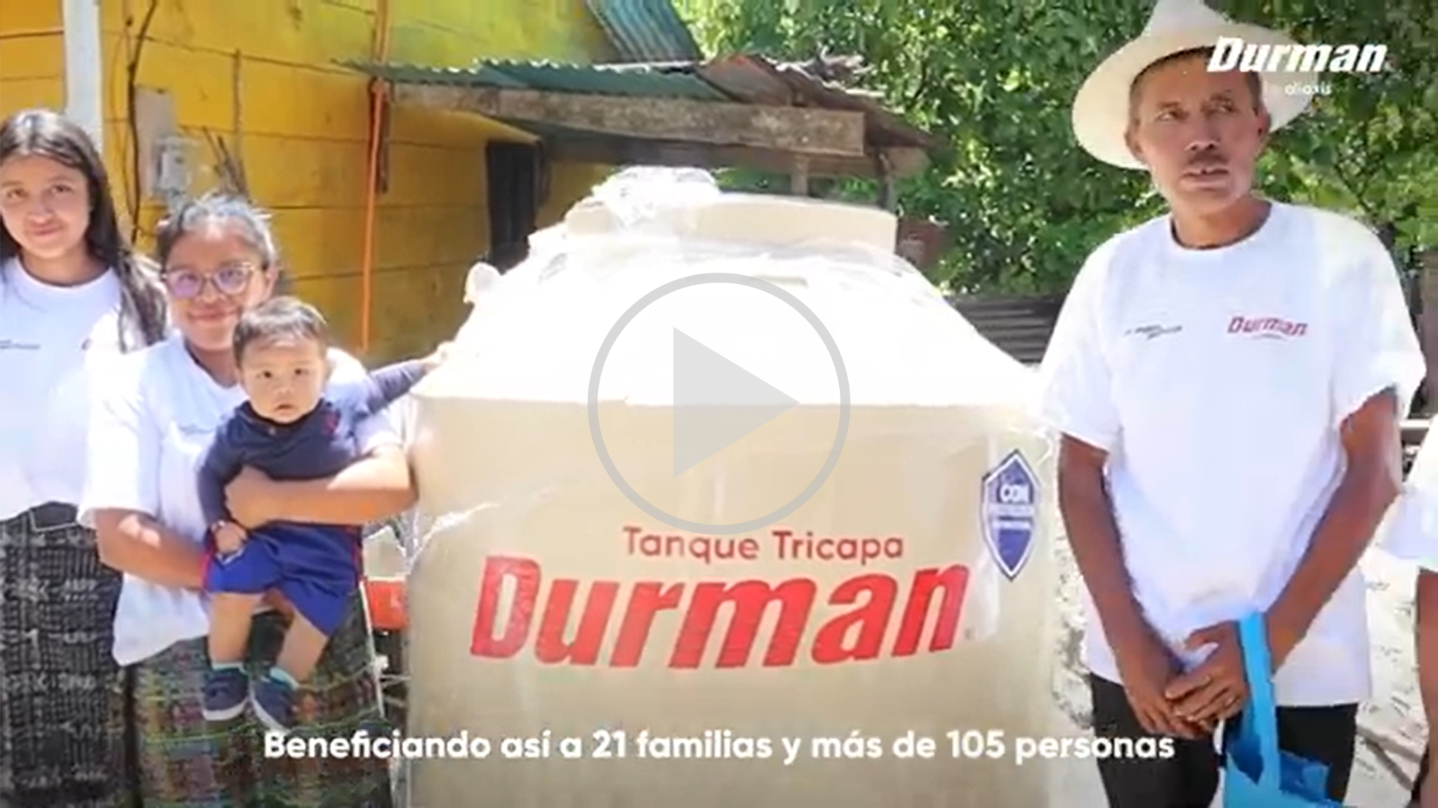 Entrega de cosechadores de agua en Guatemala